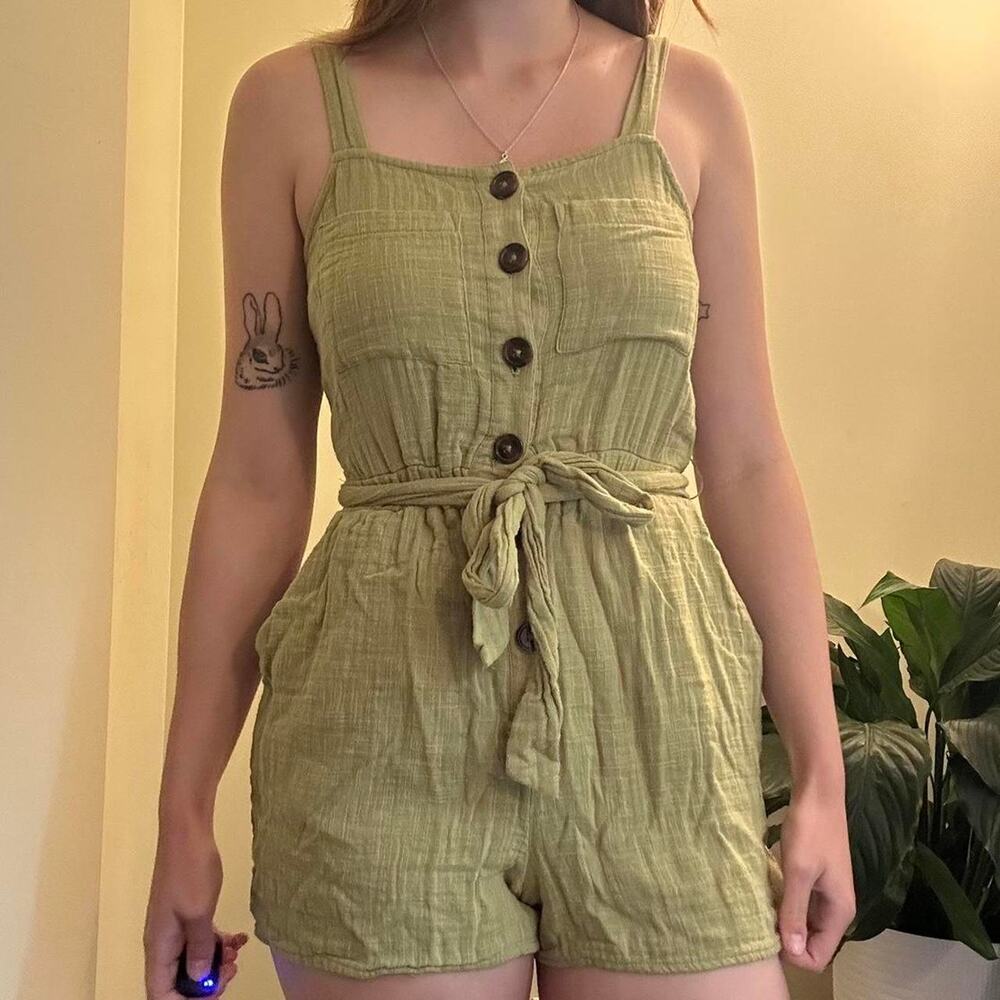 One Clothing boho green linen romper with tie waist and button detail sz medium